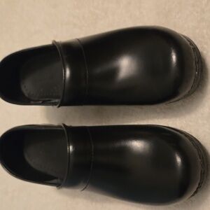 Sanita Danish Womens Black Slip-On Cabrio leather Clogs EUR 39, US 8, Narrow